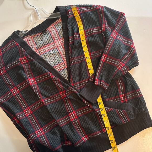 Torrid Brushed Waffle Surplice Drop Shoulder Top Womens Size 1X Black Red Plaid - Picture 11 of 12